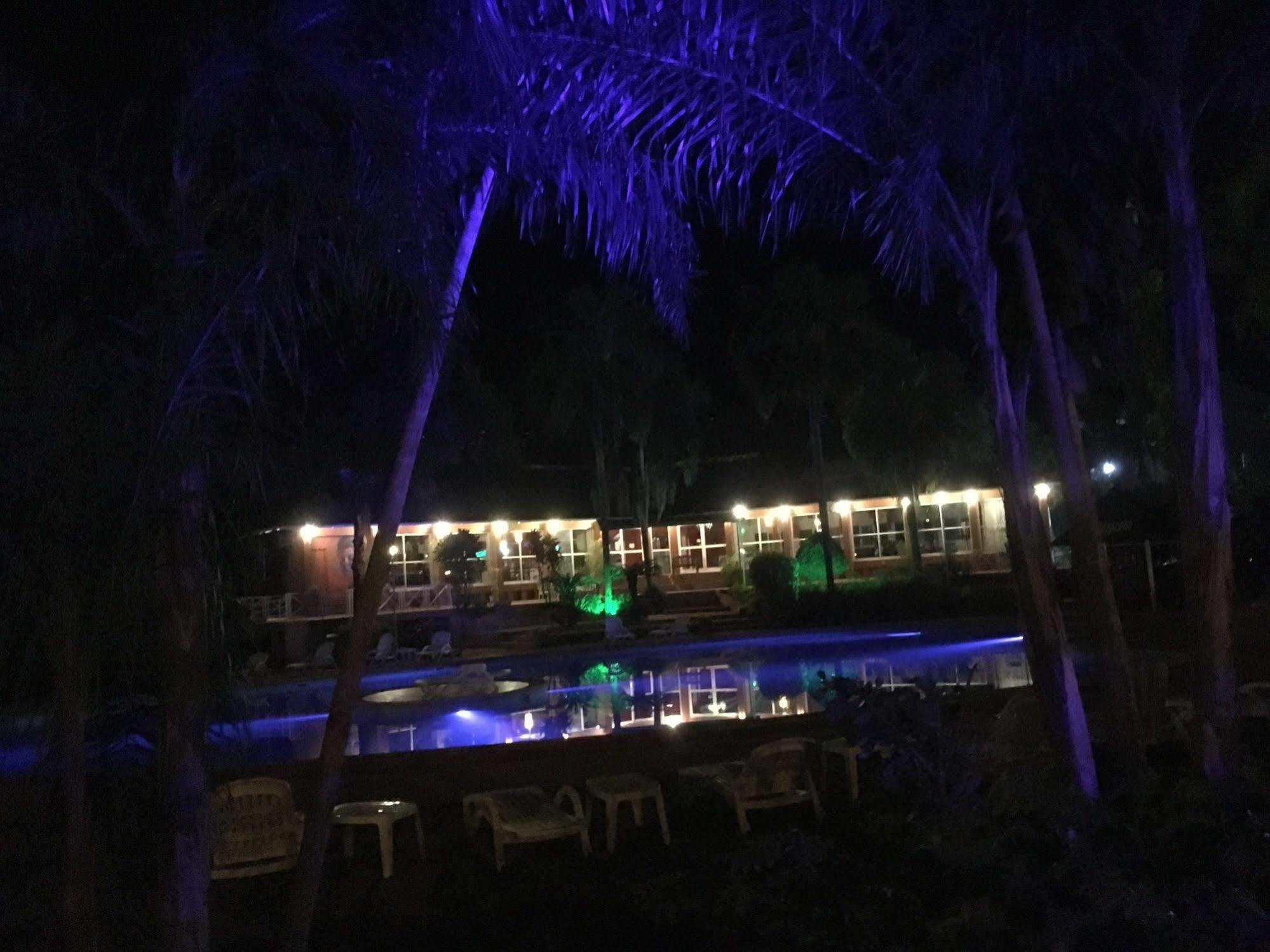 Iguazu Inn Hostel Puerto Iguazú Buitenkant foto