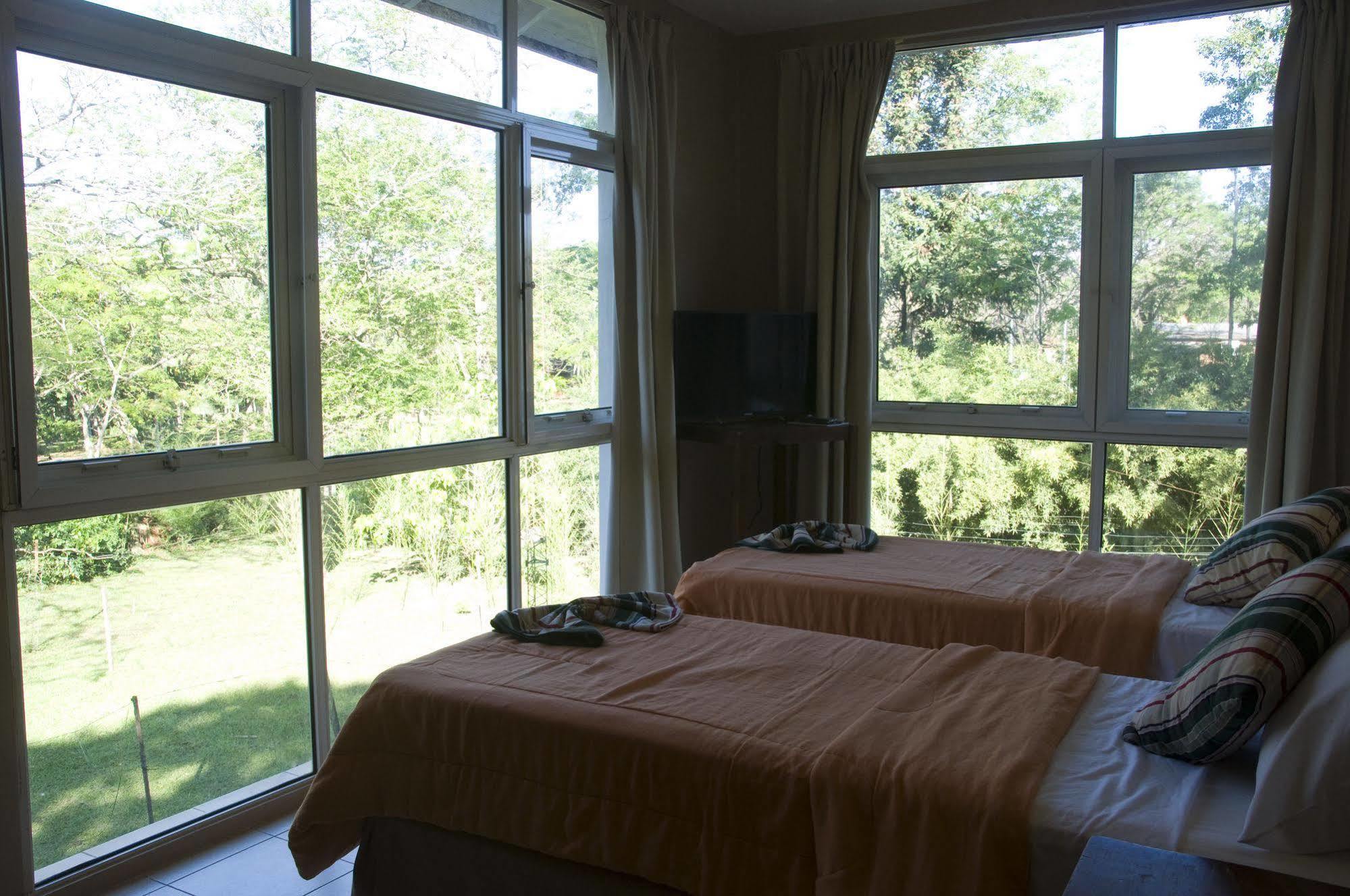 Iguazu Inn Hostel Puerto Iguazú Buitenkant foto