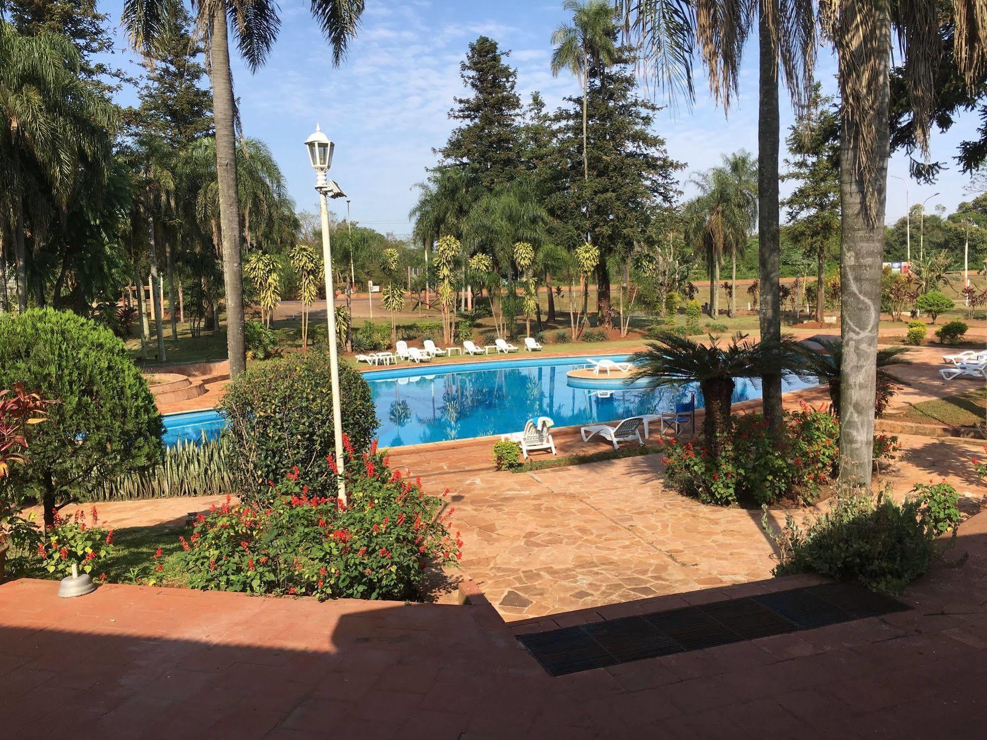 Iguazu Inn Hostel Puerto Iguazú Buitenkant foto