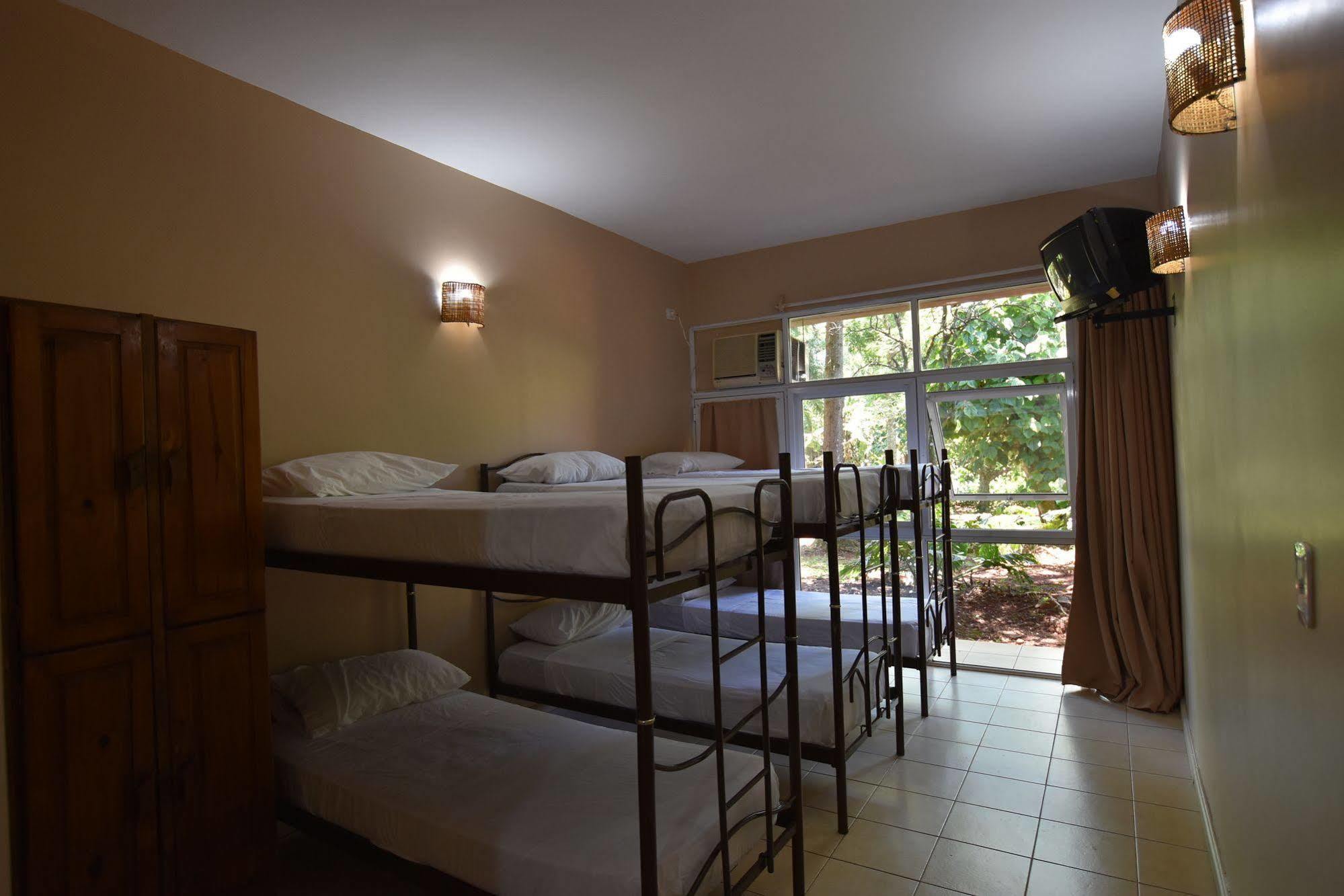 Iguazu Inn Hostel Puerto Iguazú Buitenkant foto