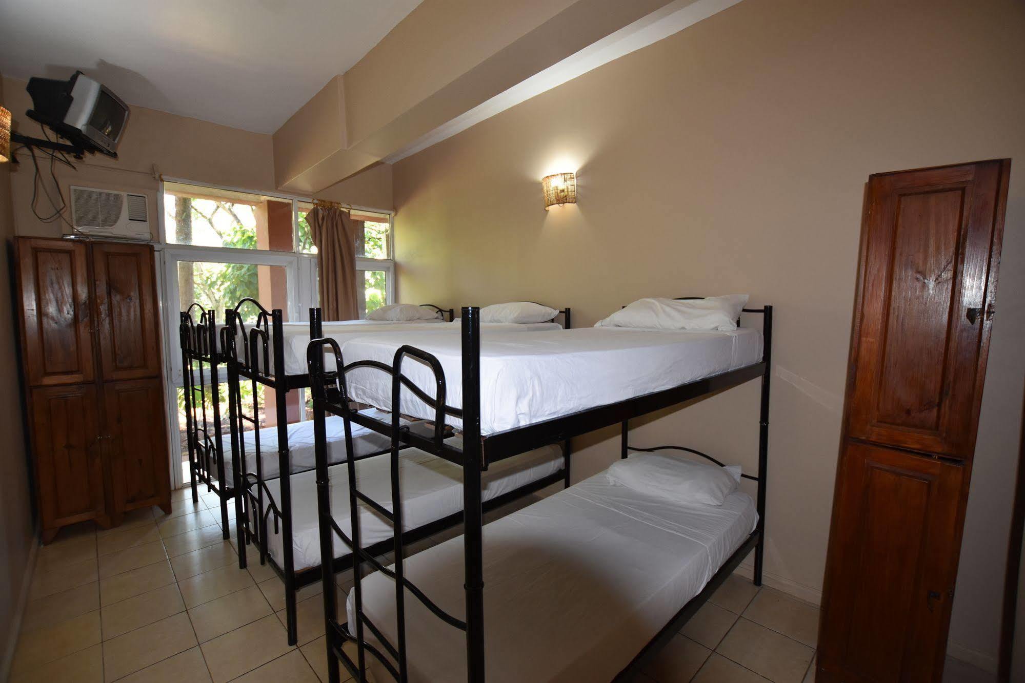 Iguazu Inn Hostel Puerto Iguazú Buitenkant foto